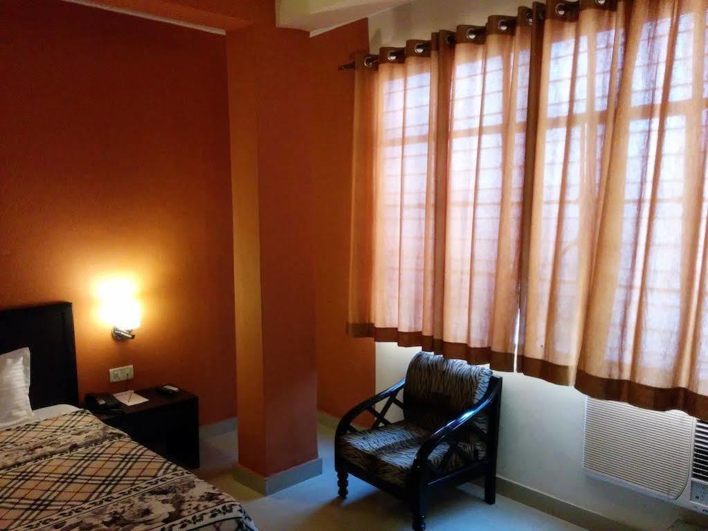 Hotel Himalaya Haridwār Buitenkant foto